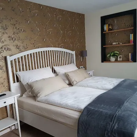 Rose Apartment *